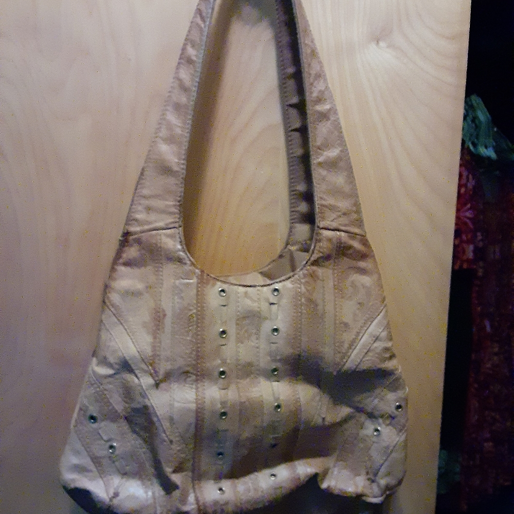 Purses - Picture 2 of 10